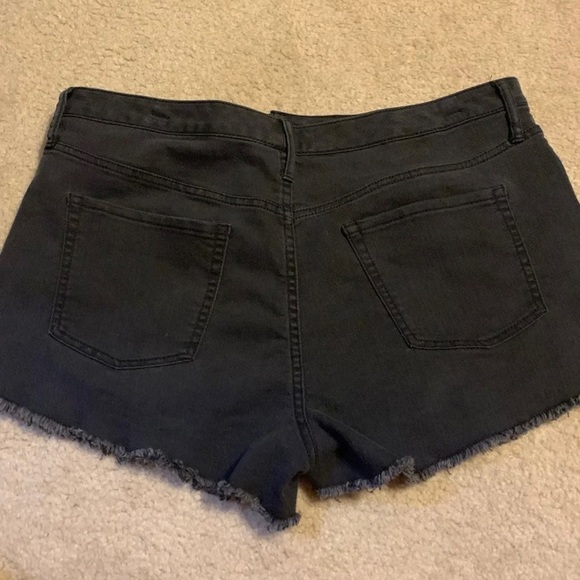 High waisted shorts - Picture 2 of 3